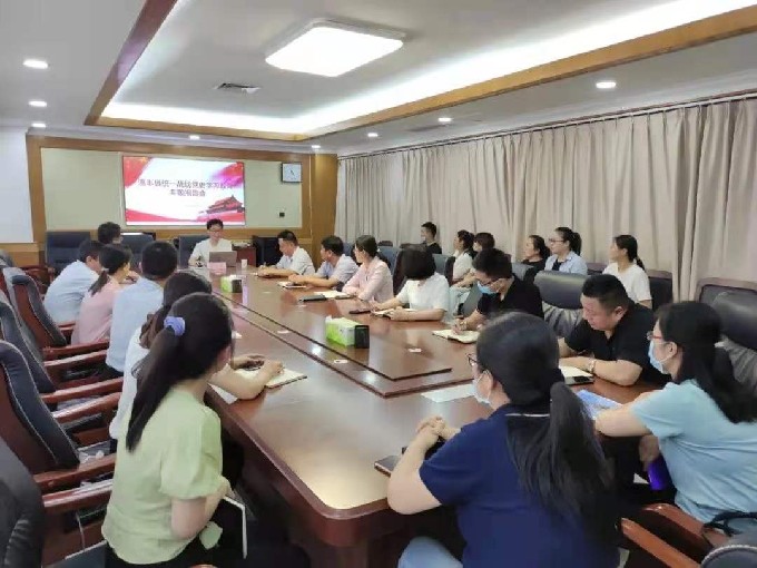 清丰县教育专题报告会_副本.jpg 清丰县教育专题报告会_副本.jpg